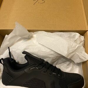 Sleek Black Men's Sneakers